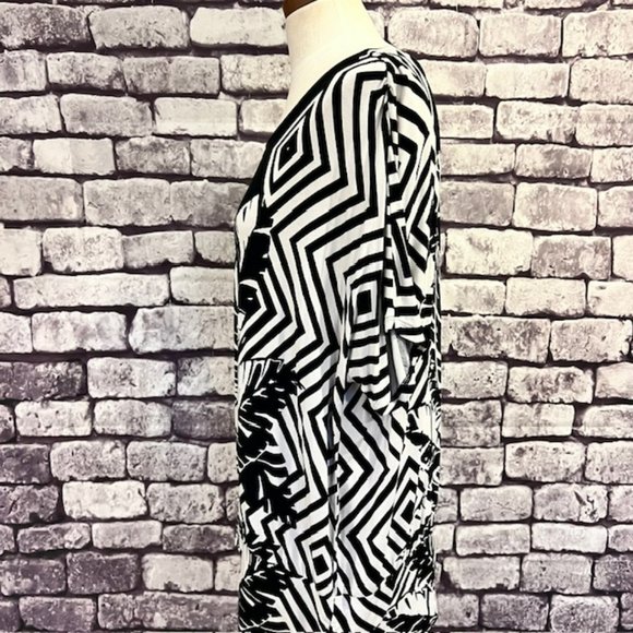 Chico's Black & White Short Sleeve Top Size XL - Picture 4 of 9